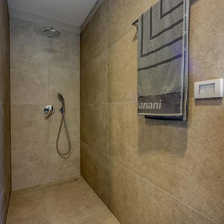 Tanja Lim Bay Appartement Marasi