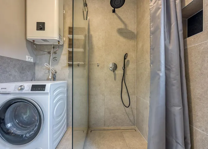 Tanja Lim Bay Marasi