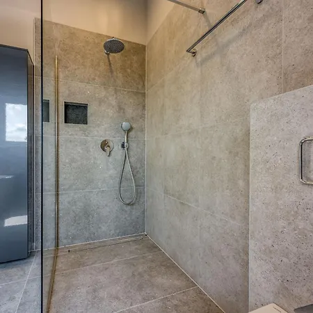 Villa Tanja Lim Bay Daire Marasi