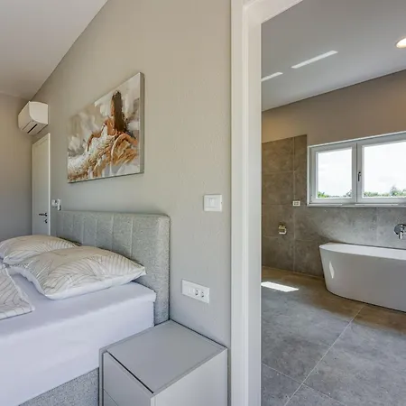 Villa Tanja Lim Bay *