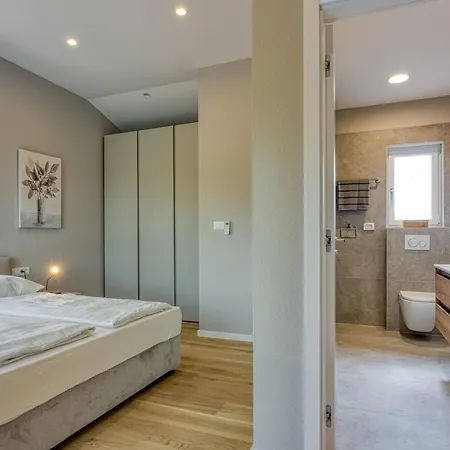 Tanja Lim Bay Hideaway