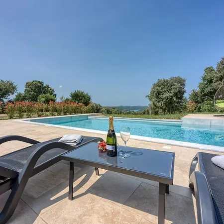 Villa Tanja Lim Bay Marasi