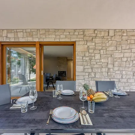 Villa Tanja Lim Bay * Marasi